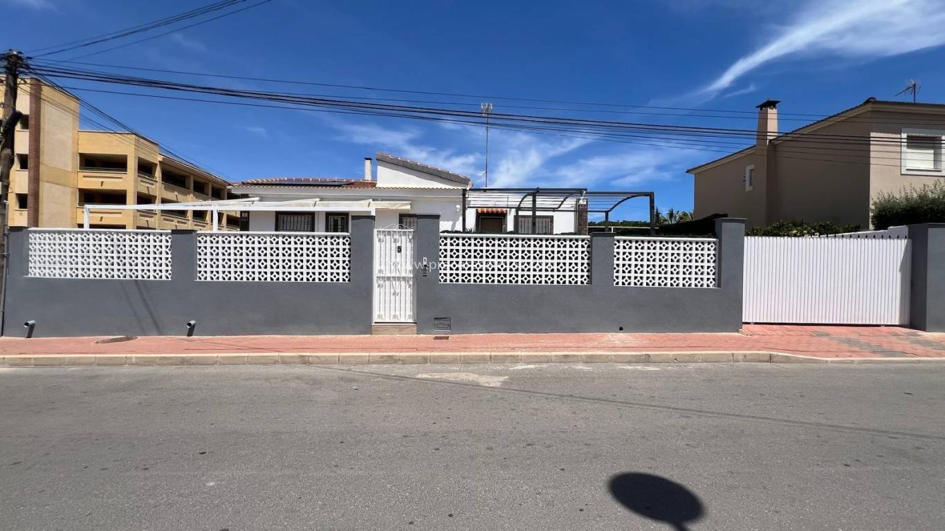 Resale - Villa - Torrevieja - Los Balcones