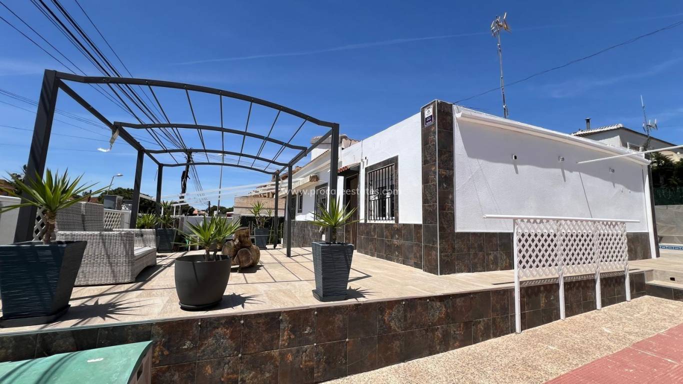 Resale - Villa - Torrevieja - Los Balcones