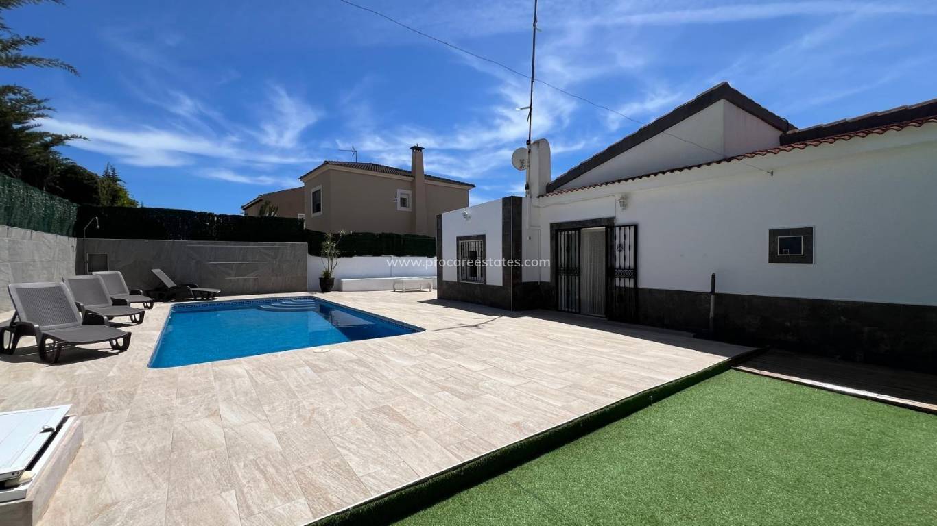 Resale - Villa - Torrevieja - Los Balcones