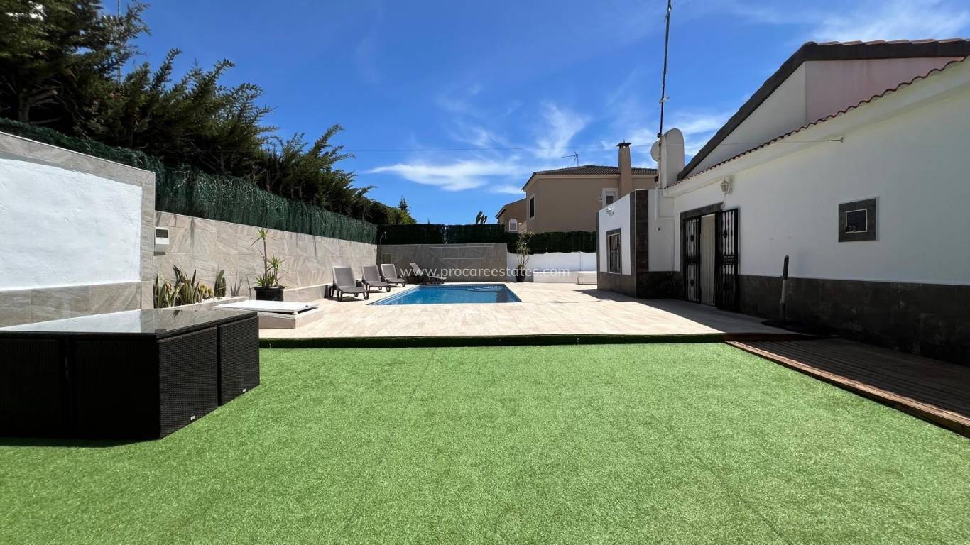 Resale - Villa - Torrevieja - Los Balcones