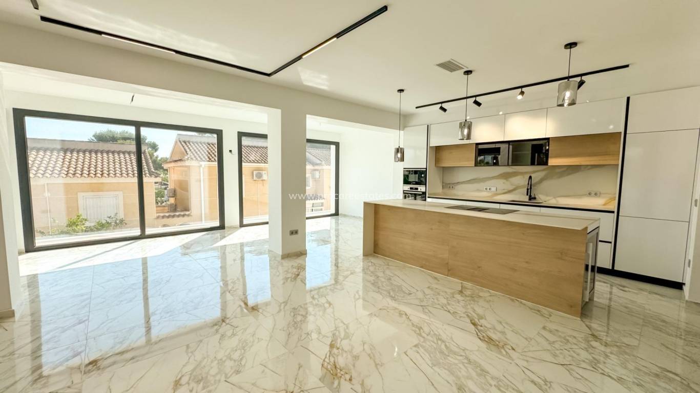 Resale - Villa - Torrevieja - Los Balcones