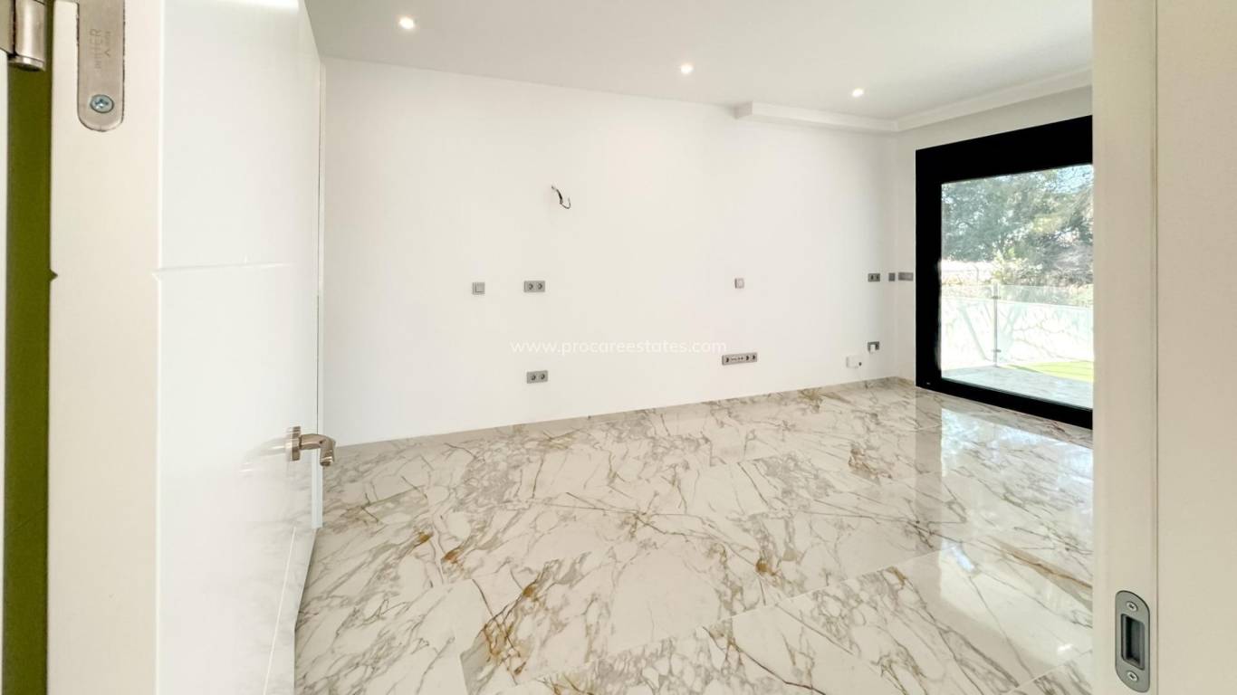 Resale - Villa - Torrevieja - Los Balcones