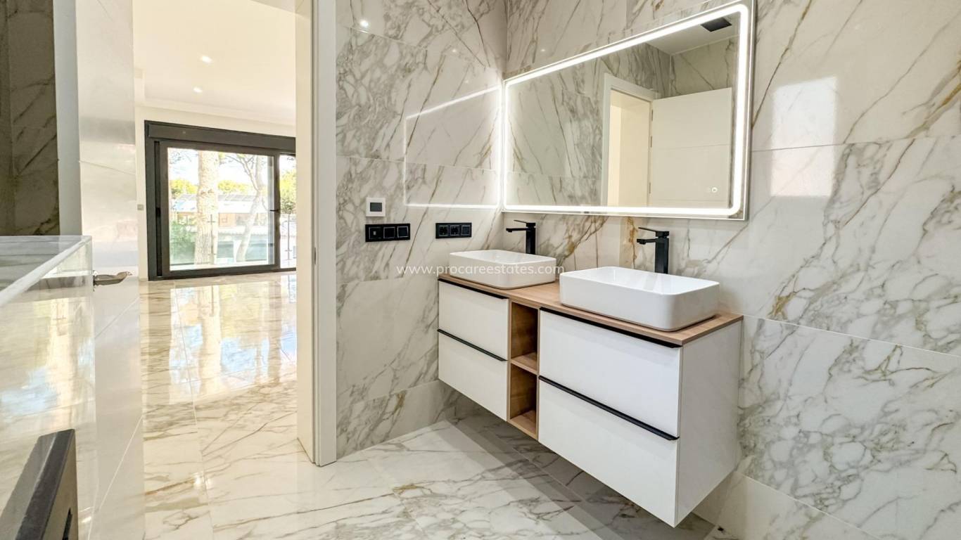 Resale - Villa - Torrevieja - Los Balcones