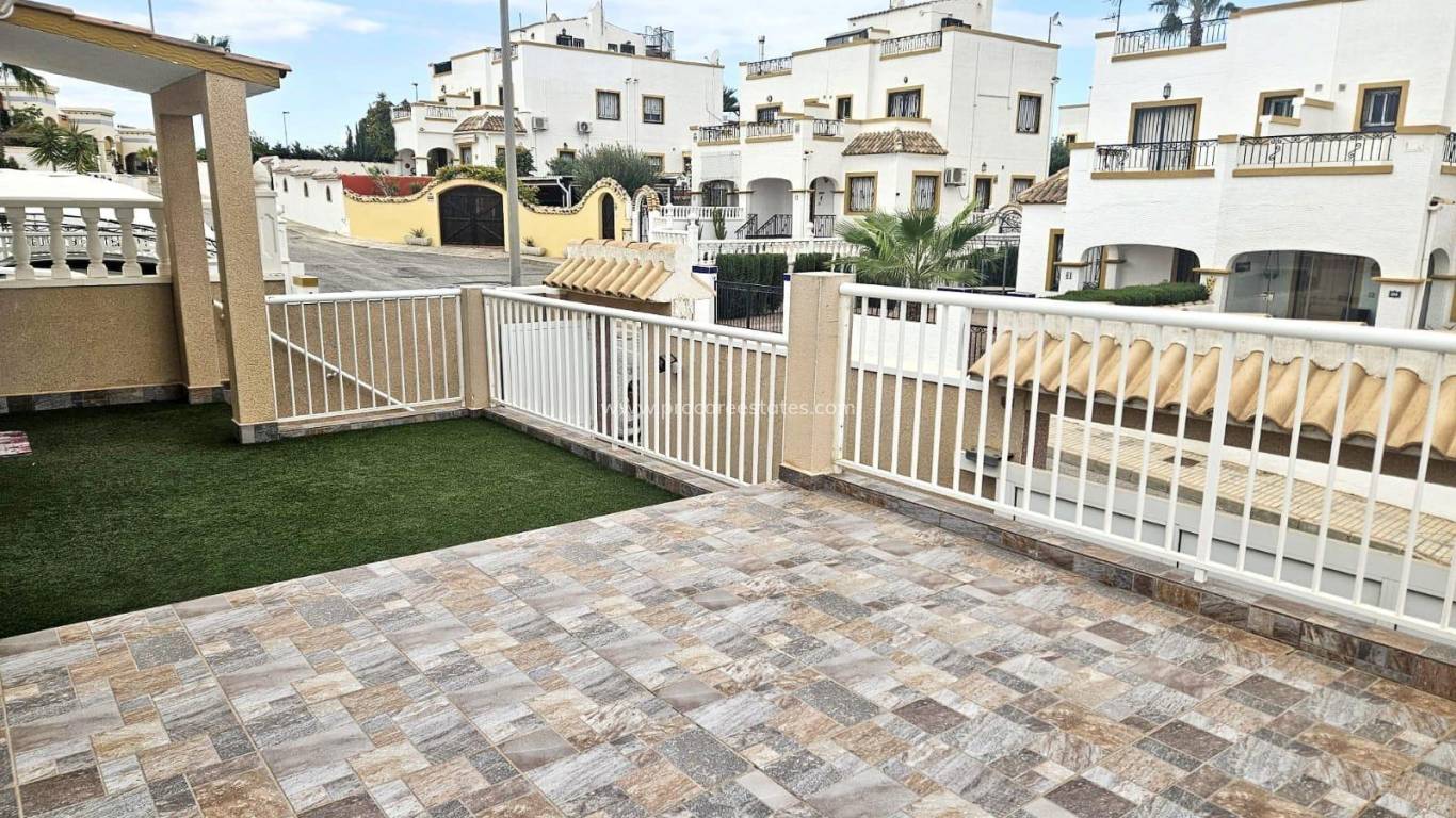 Resale - Villa - Torrevieja - Los Balcones