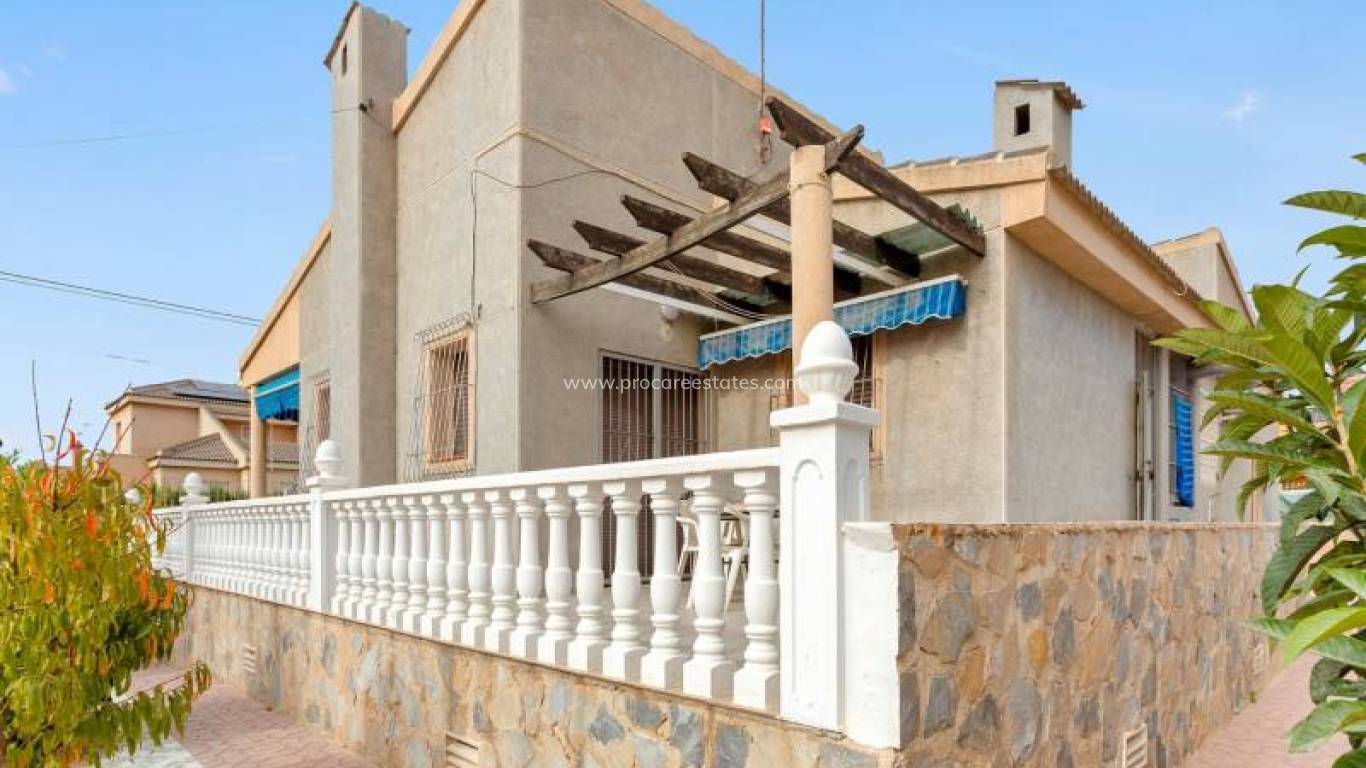 Resale - Villa - Torrevieja - Nueva Torrevieja