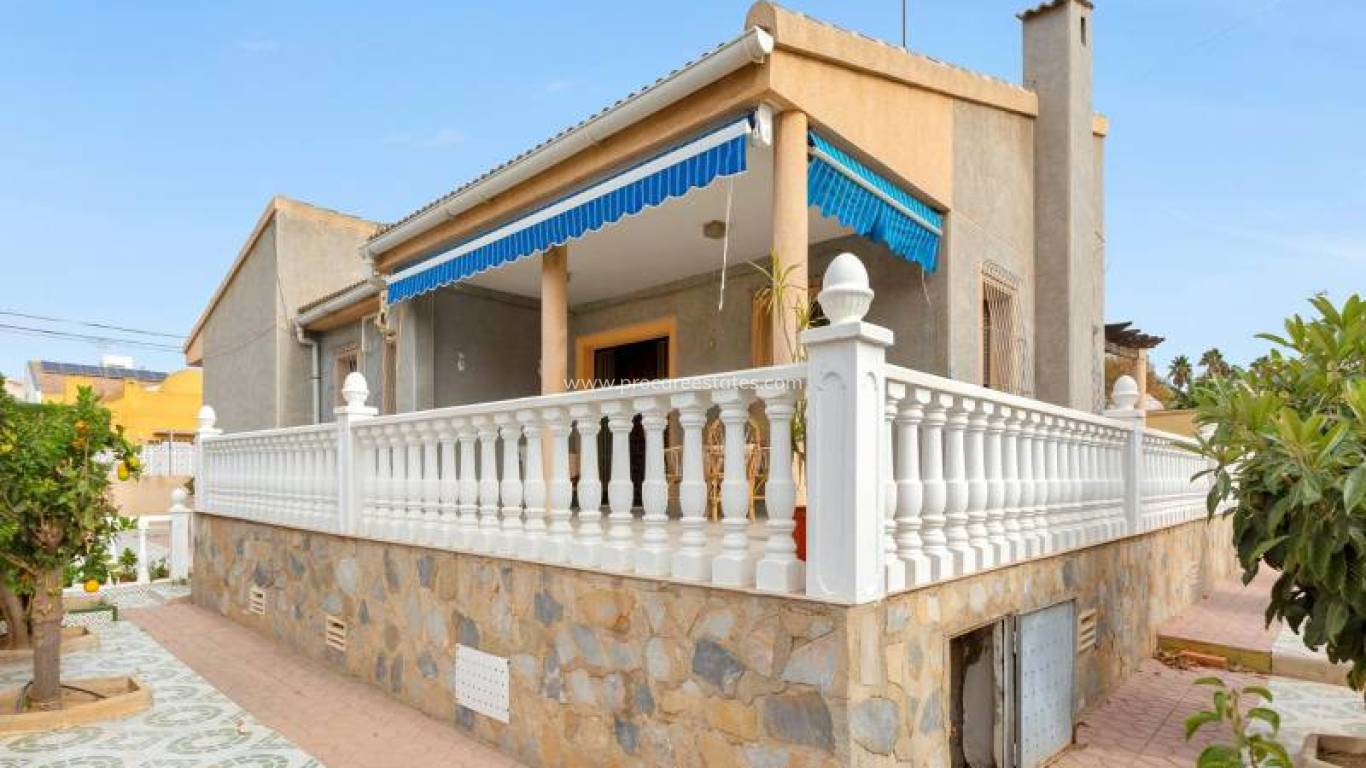 Resale - Villa - Torrevieja - Nueva Torrevieja