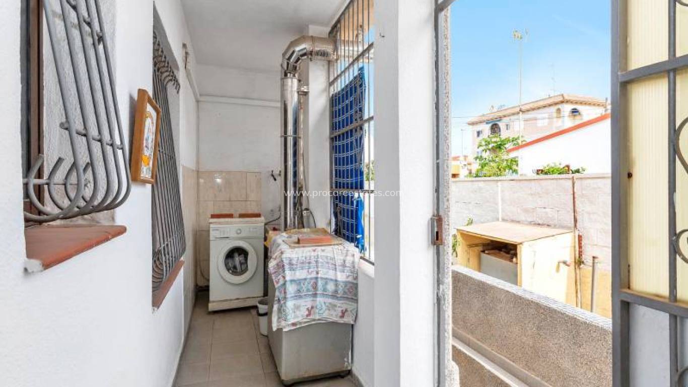 Resale - Villa - Torrevieja - Nueva Torrevieja