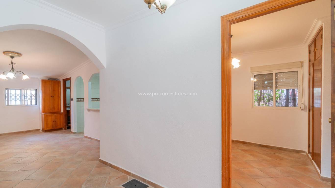 Resale - Villa - Torrevieja - Orihuela costa