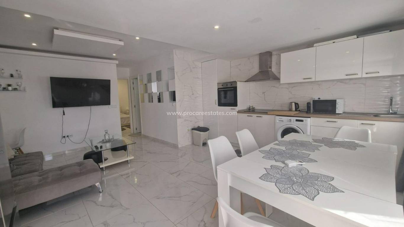 Resale - Villa - Torrevieja - Paseo maritimo