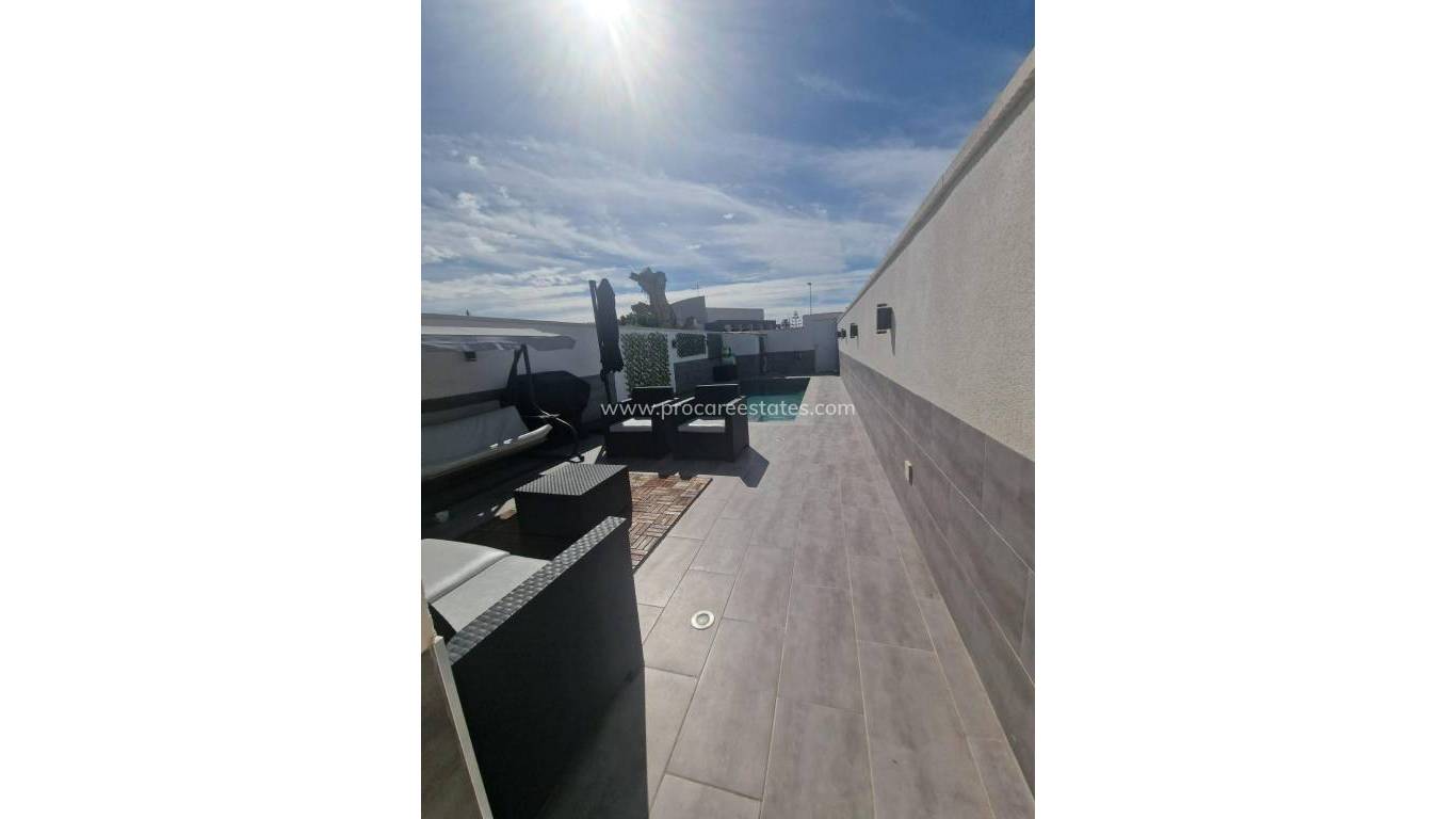 Resale - Villa - Torrevieja - Paseo maritimo