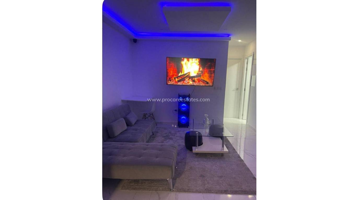 Resale - Villa - Torrevieja - Paseo maritimo