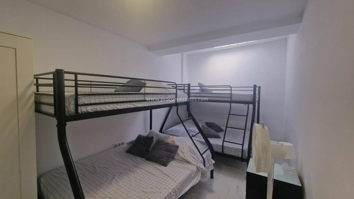 Resale - Villa - Torrevieja - Paseo maritimo