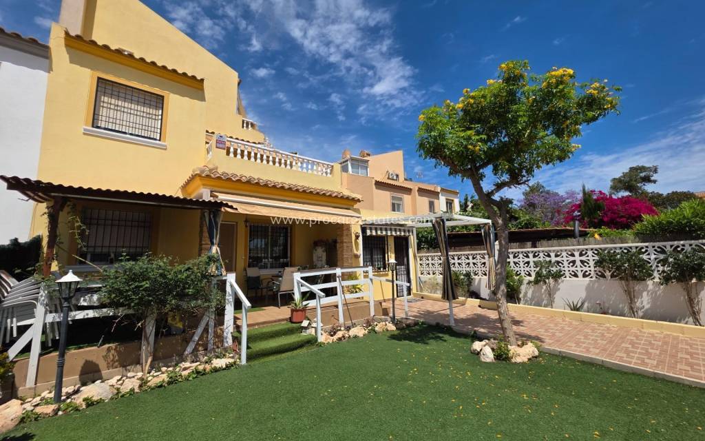 Resale - Villa - Torrevieja - Playa Del Cura