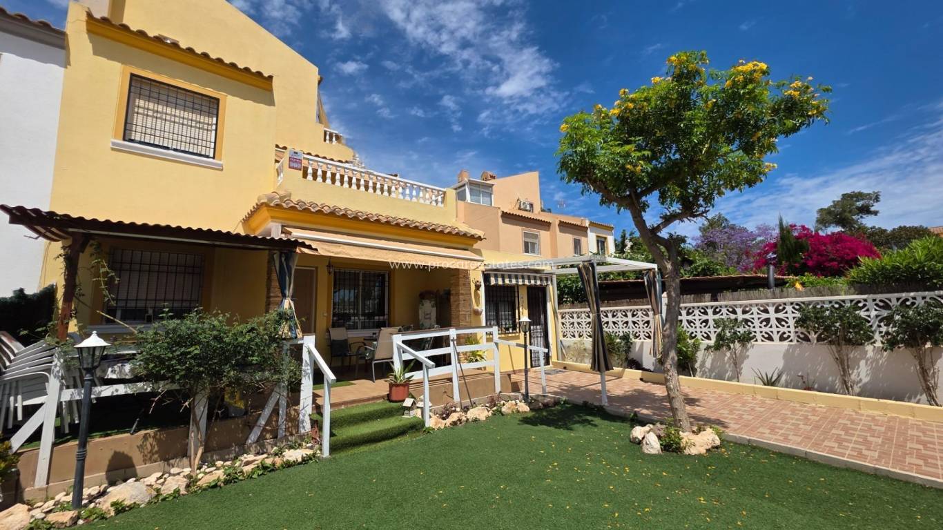 Resale - Villa - Torrevieja - Playa Del Cura