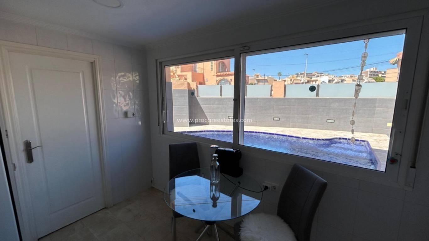 Resale - Villa - Torrevieja - Playa Del Cura