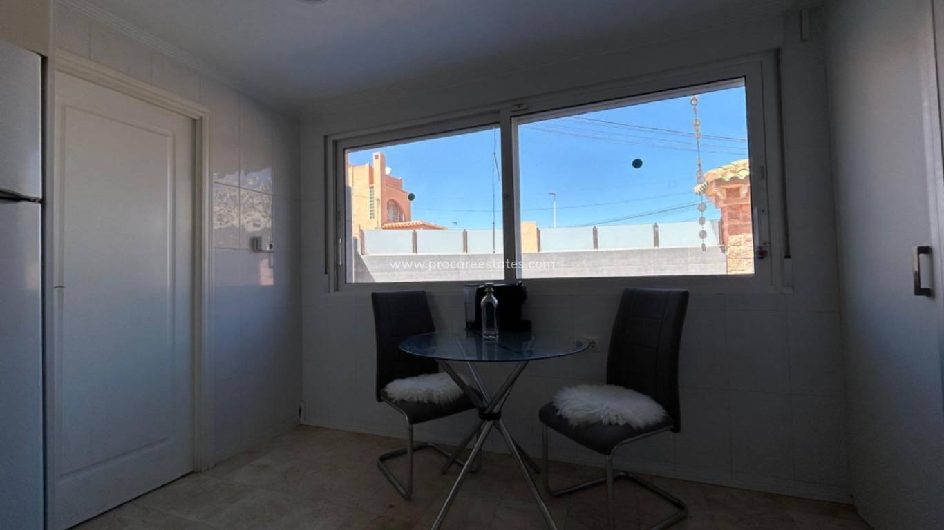 Resale - Villa - Torrevieja - Playa Del Cura