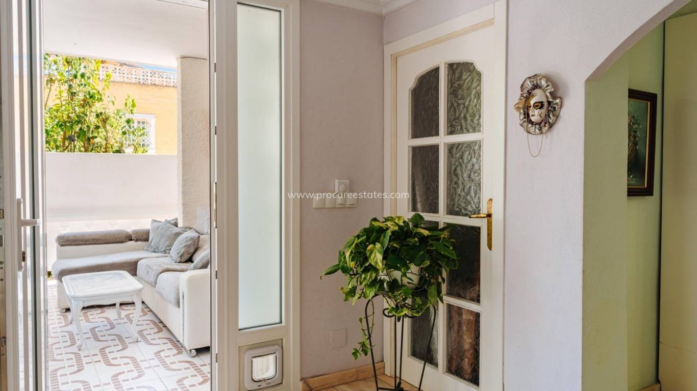 Resale - Villa - Torrevieja - Playa Los Locos
