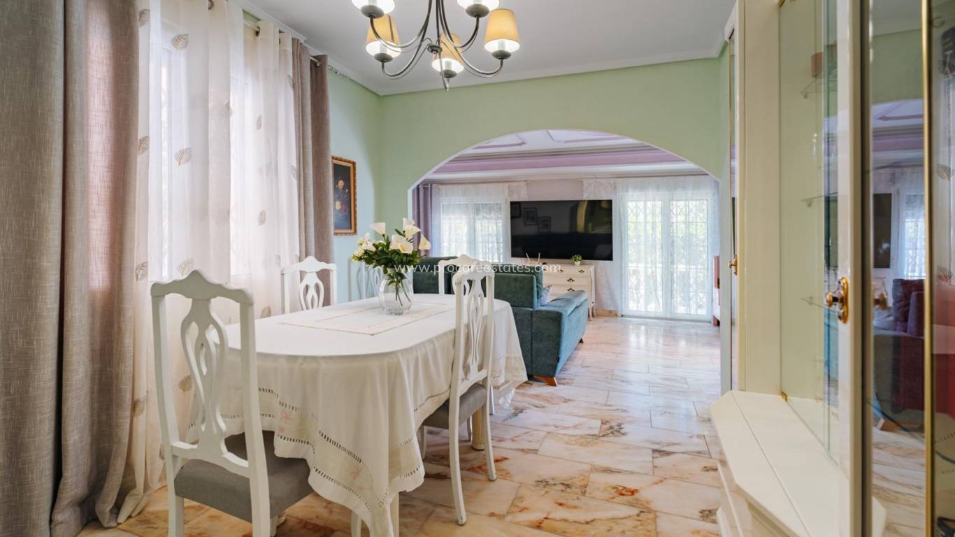 Resale - Villa - Torrevieja - Playa Los Locos