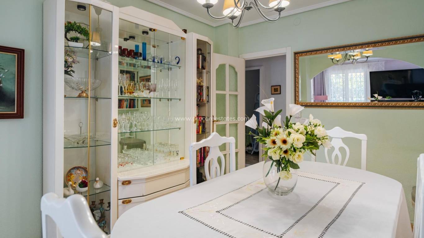 Resale - Villa - Torrevieja - Playa Los Locos