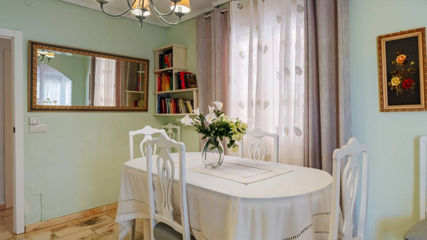 Resale - Villa - Torrevieja - Playa Los Locos
