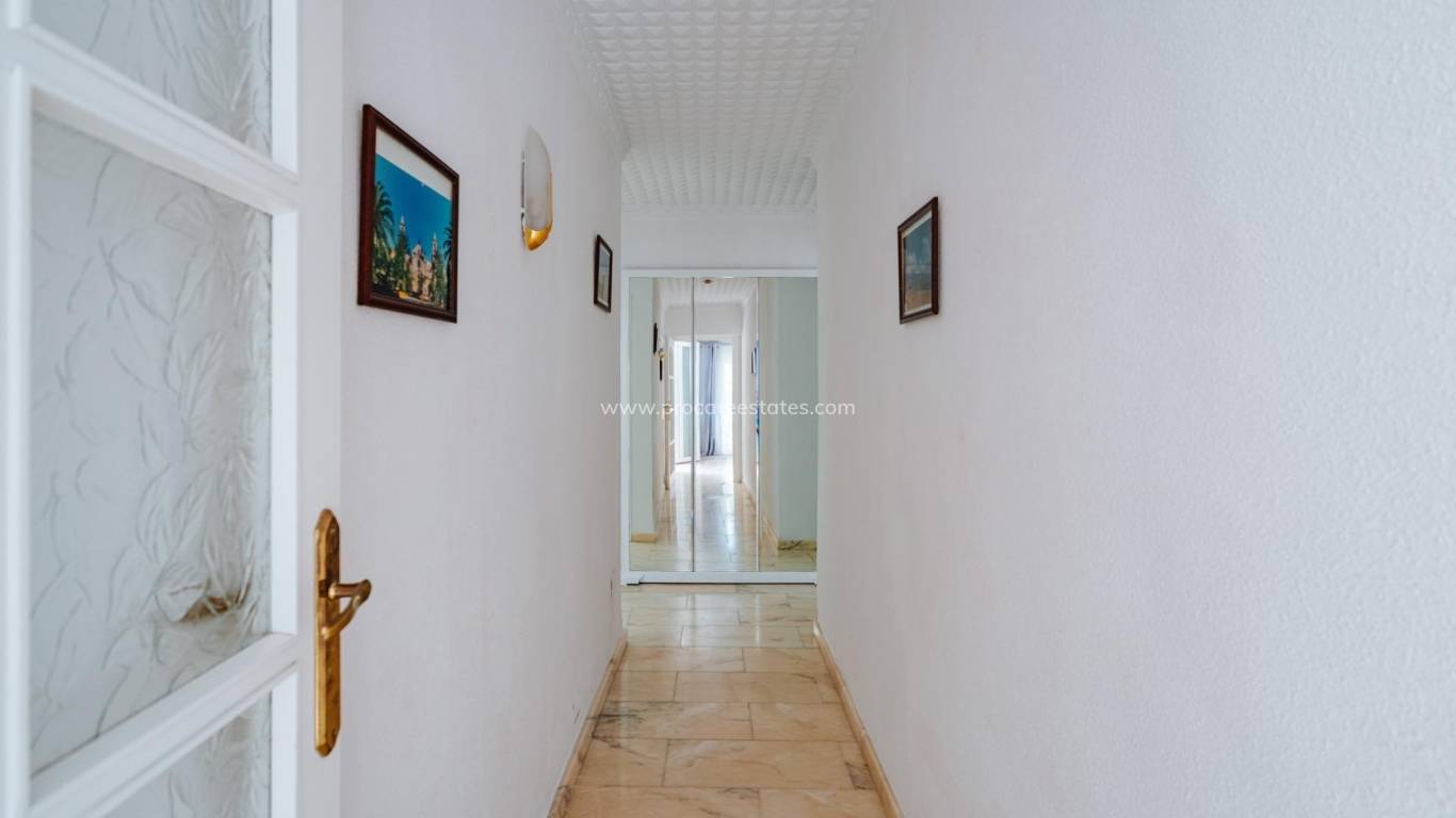 Resale - Villa - Torrevieja - Playa Los Locos