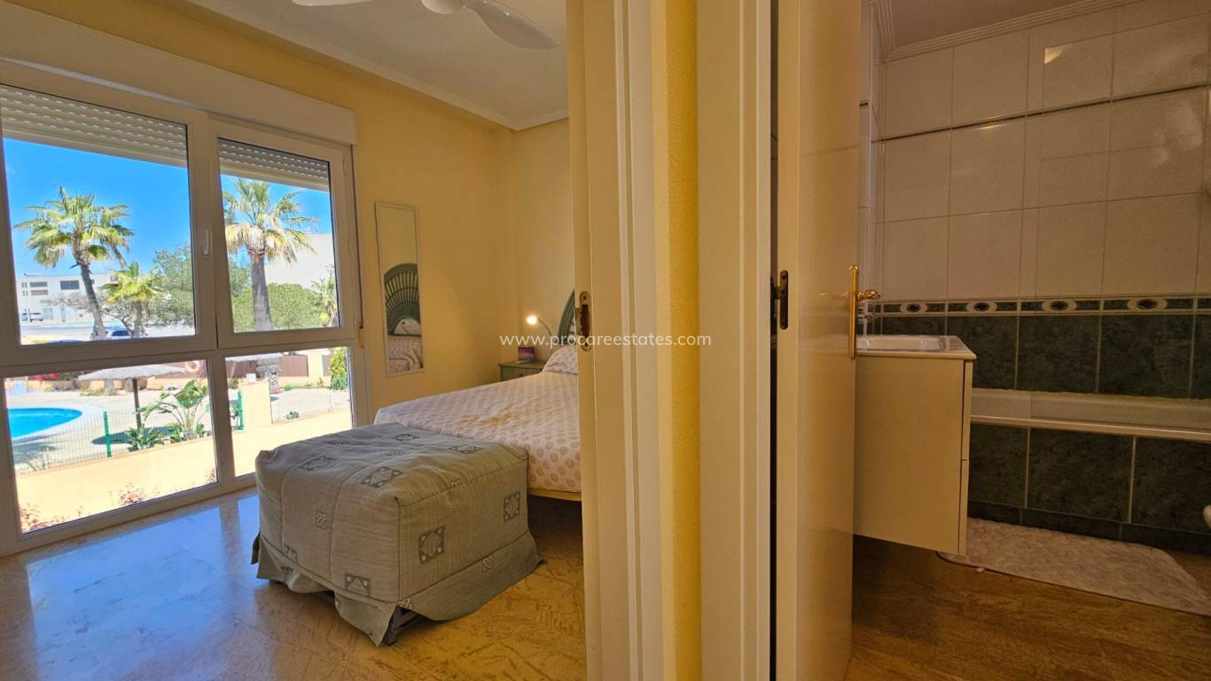 Resale - Villa - Torrevieja - Punta Prima