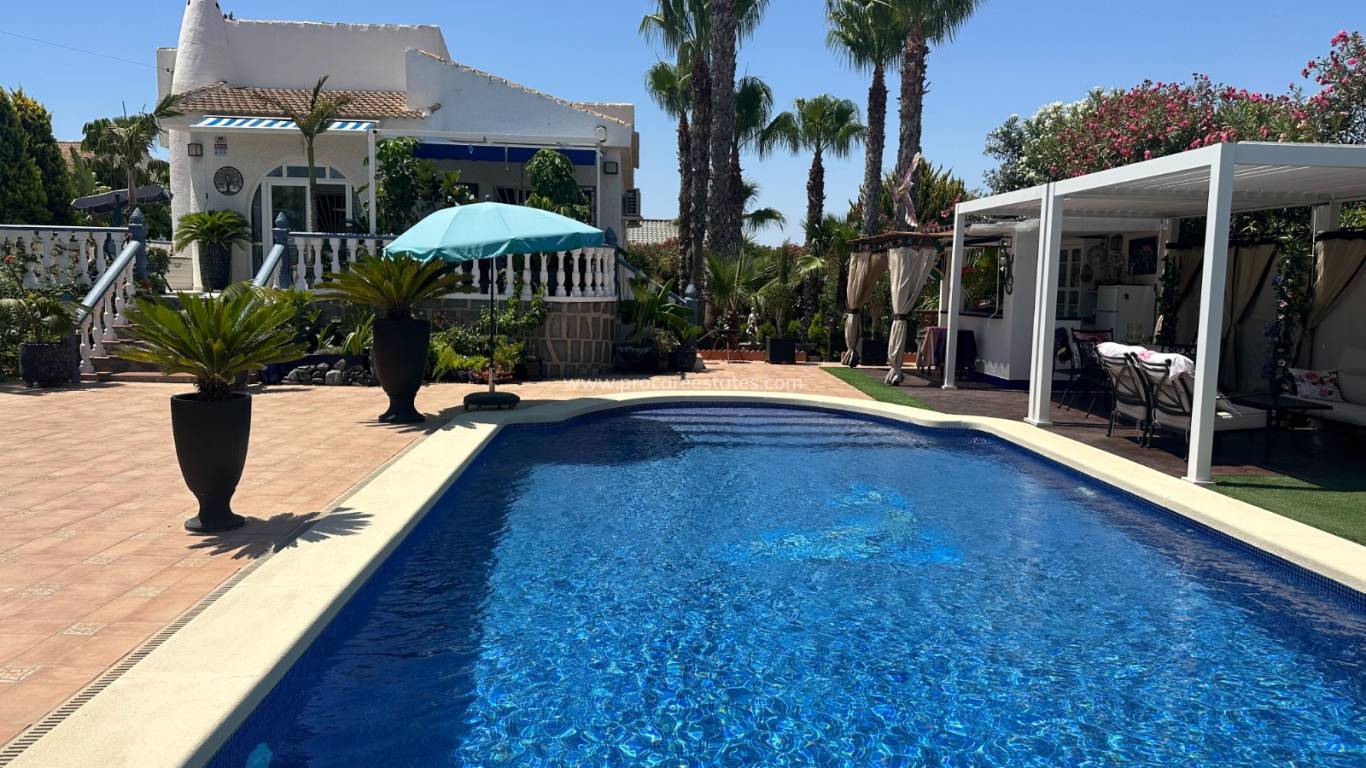 Resale - Villa - Torrevieja - San Luis, Torrevieja