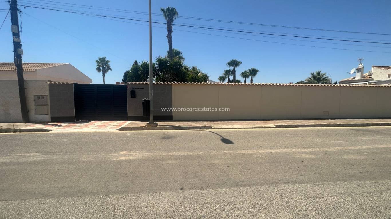 Resale - Villa - Torrevieja - San Luis, Torrevieja