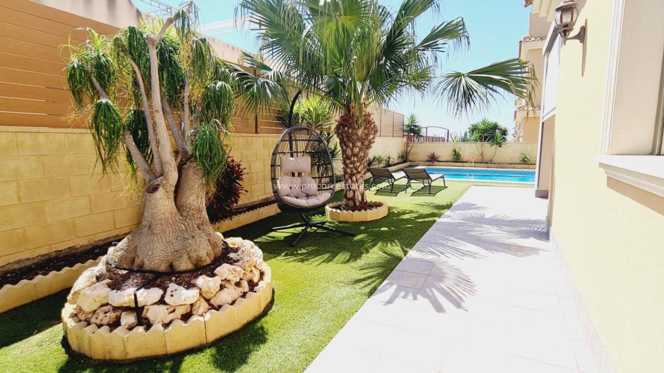 Resale - Villa - Torrevieja - Torrejón