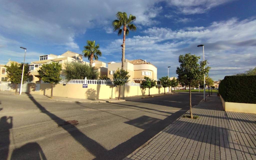 Resale - Villa - Torrevieja - Torreta-Florida