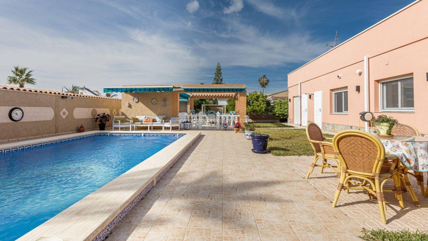 Resale - Villa - Torrevieja - Torreta-Florida