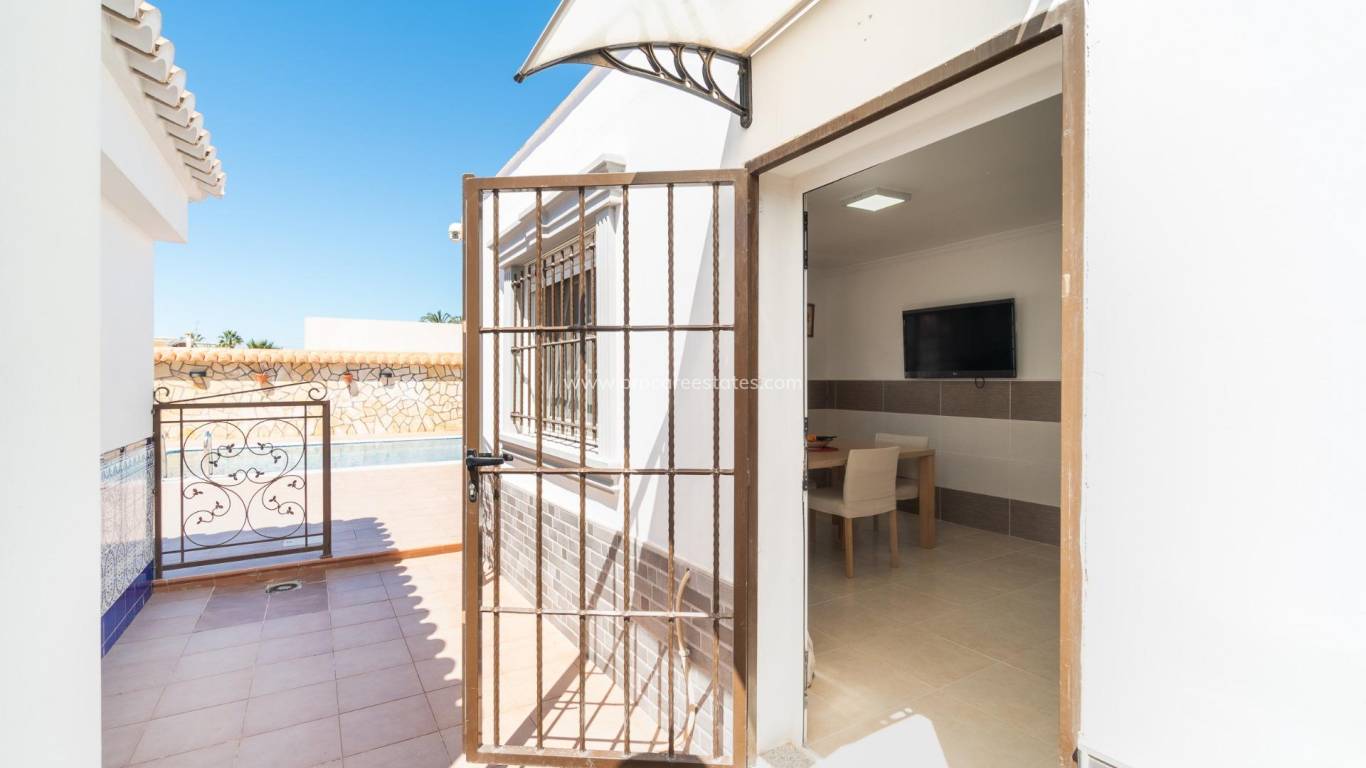 Resale - Villa - Torrevieja - Torreta-Florida