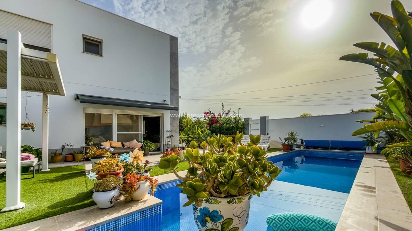 Resale - Villa - Torrevieja - Torreta - Florida