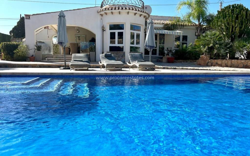 Resale - Villa - Torrevieja - Torrevieja Center