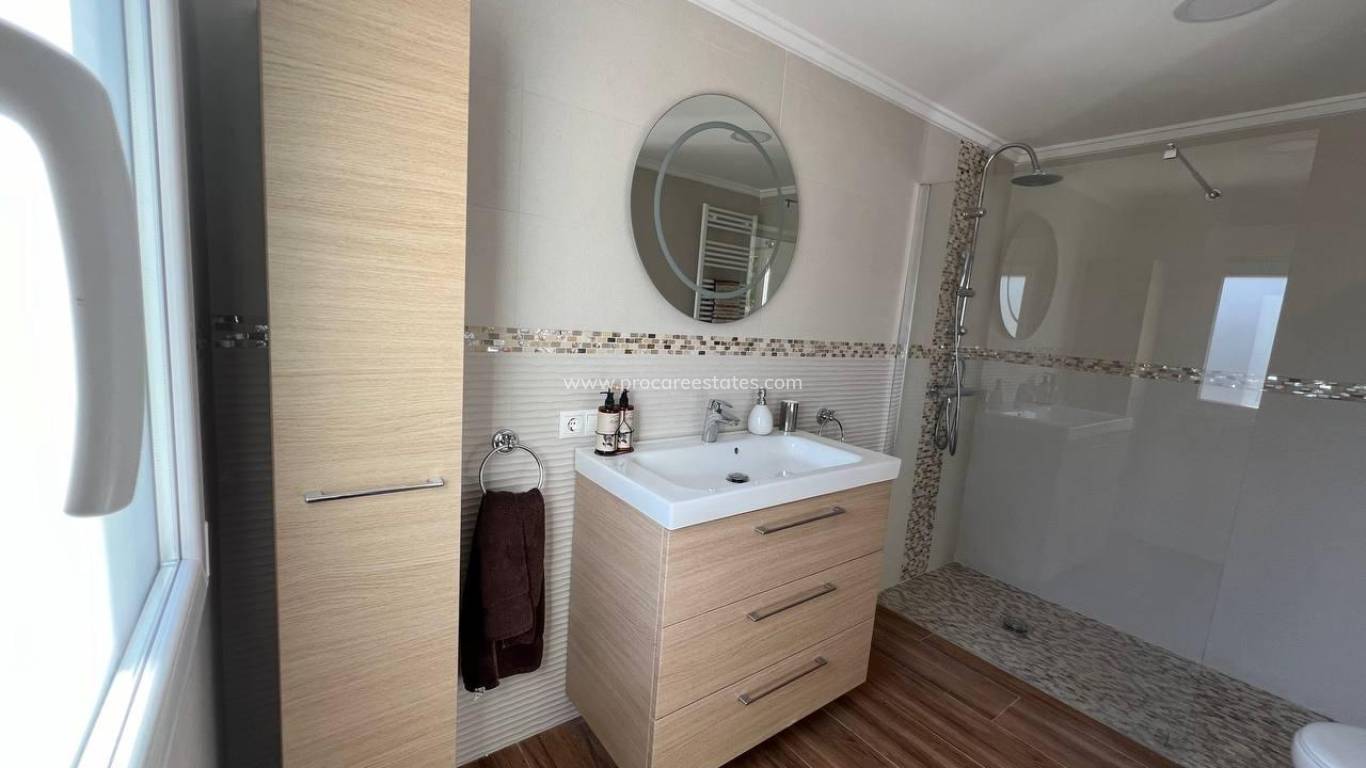 Resale - Villa - Torrevieja - Torrevieja Center