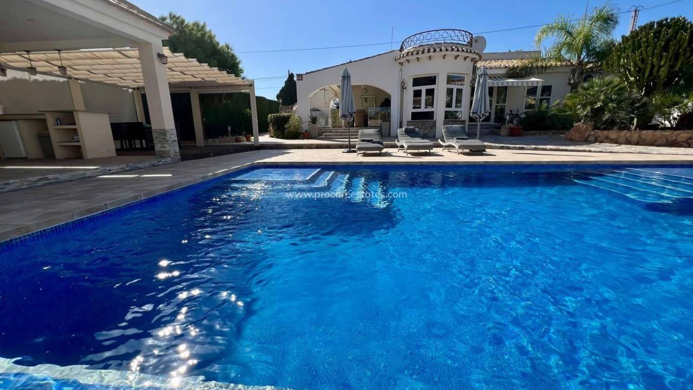 Resale - Villa - Torrevieja - Torrevieja Center