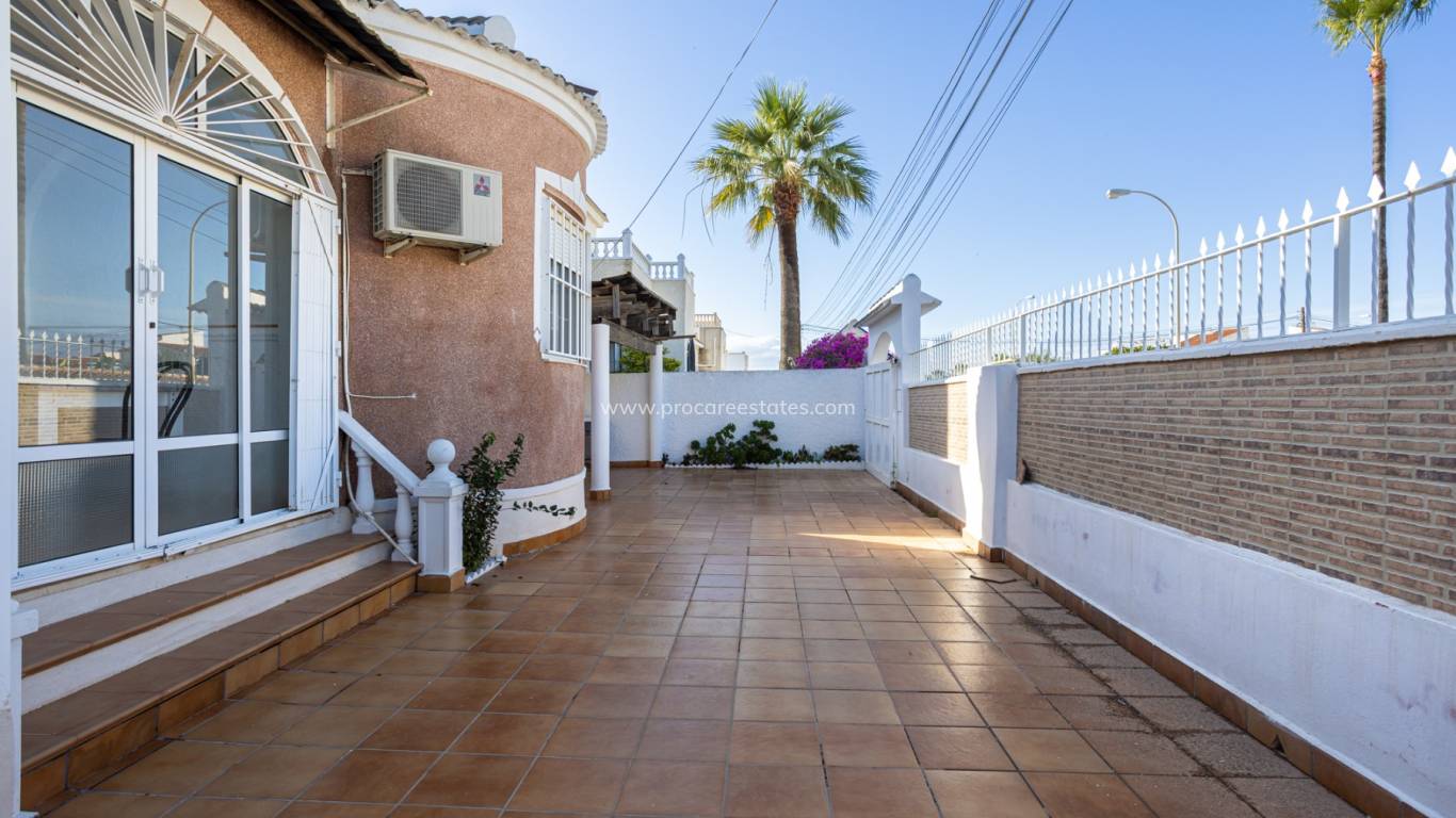 Resale - Villa - Torrevieja - Urbanización San Luis