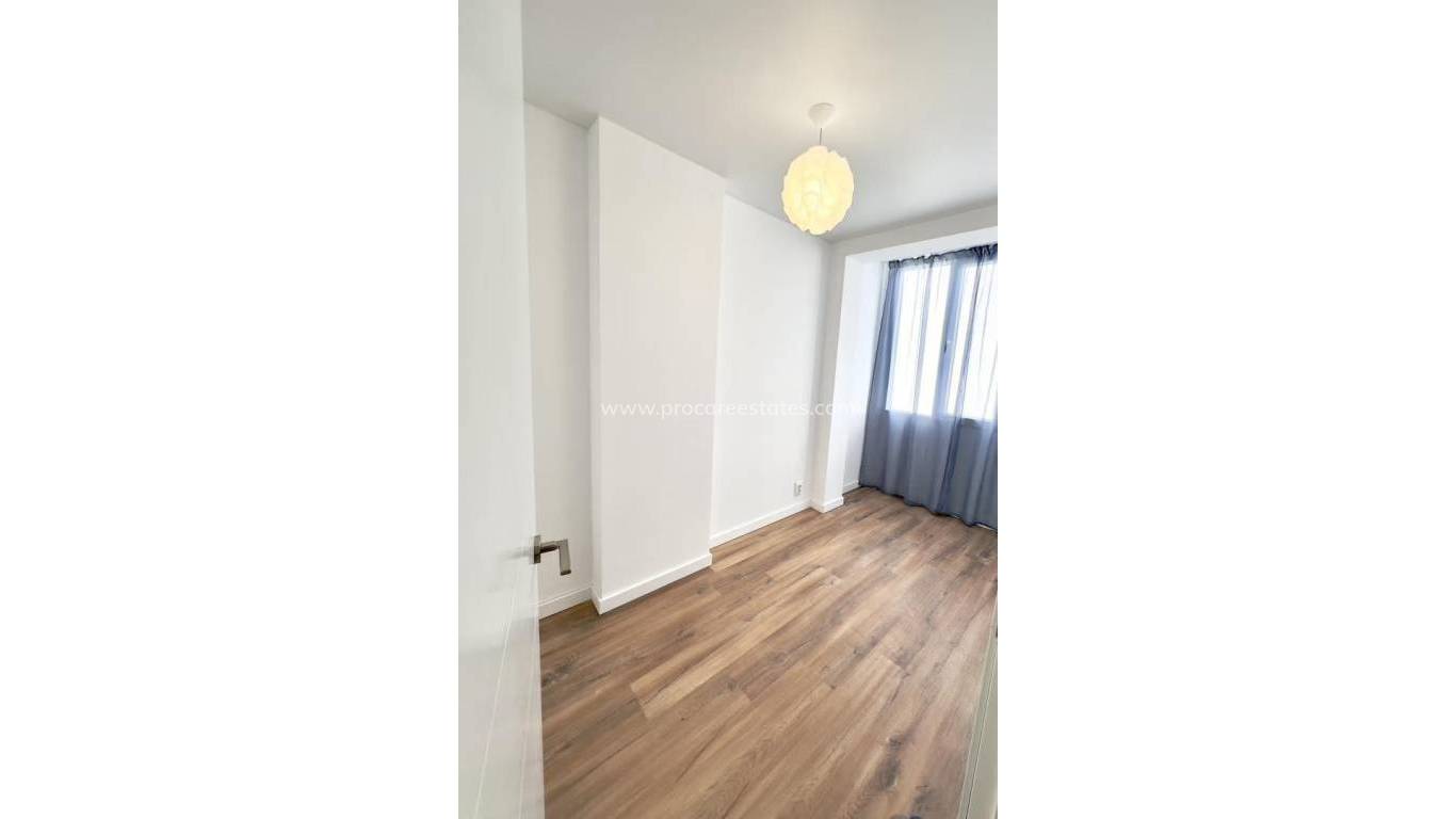 Reventa - Apartamento - Alicante - Los angeles