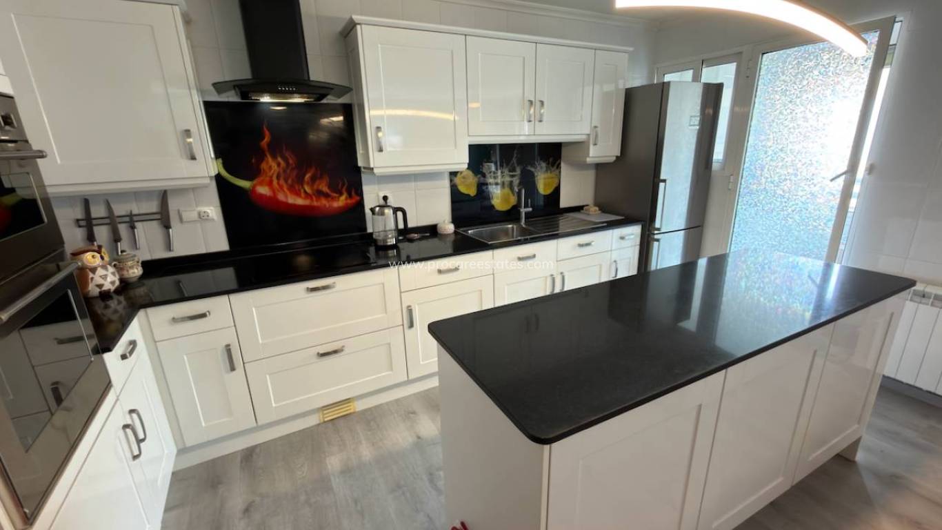 Reventa - Apartamento - Almoradi - centro
