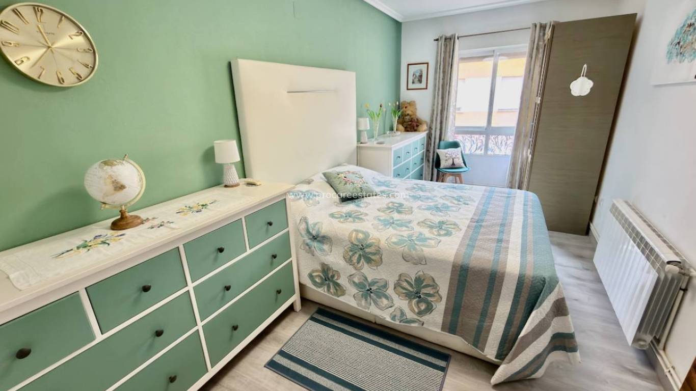 Reventa - Apartamento - Almoradi - centro