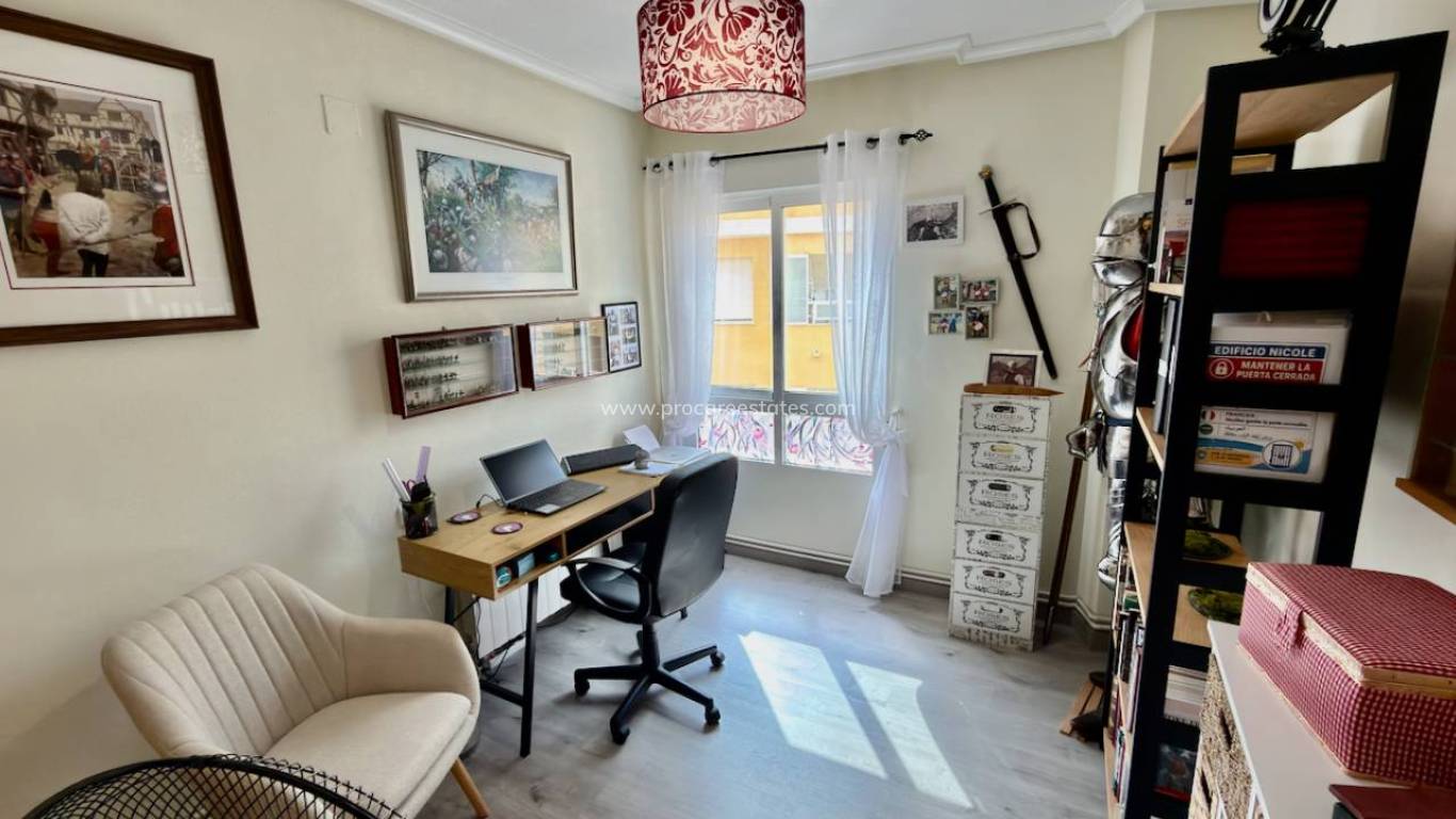 Reventa - Apartamento - Almoradi - centro