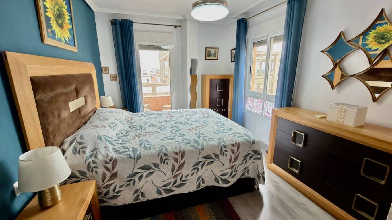 Reventa - Apartamento - Almoradi - centro