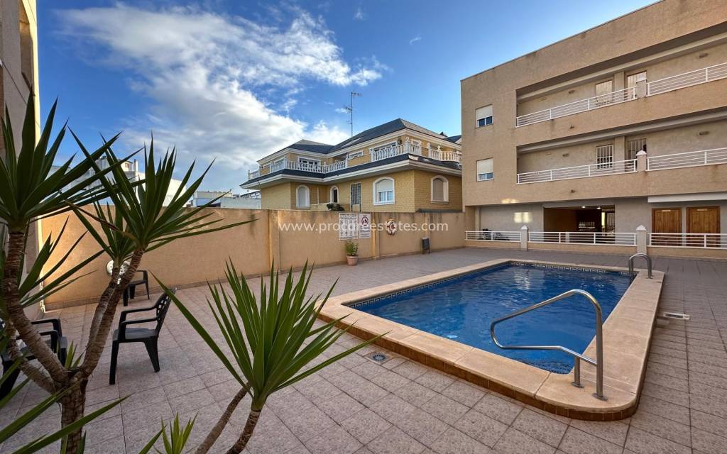 Reventa - Apartamento - Los Montesinos