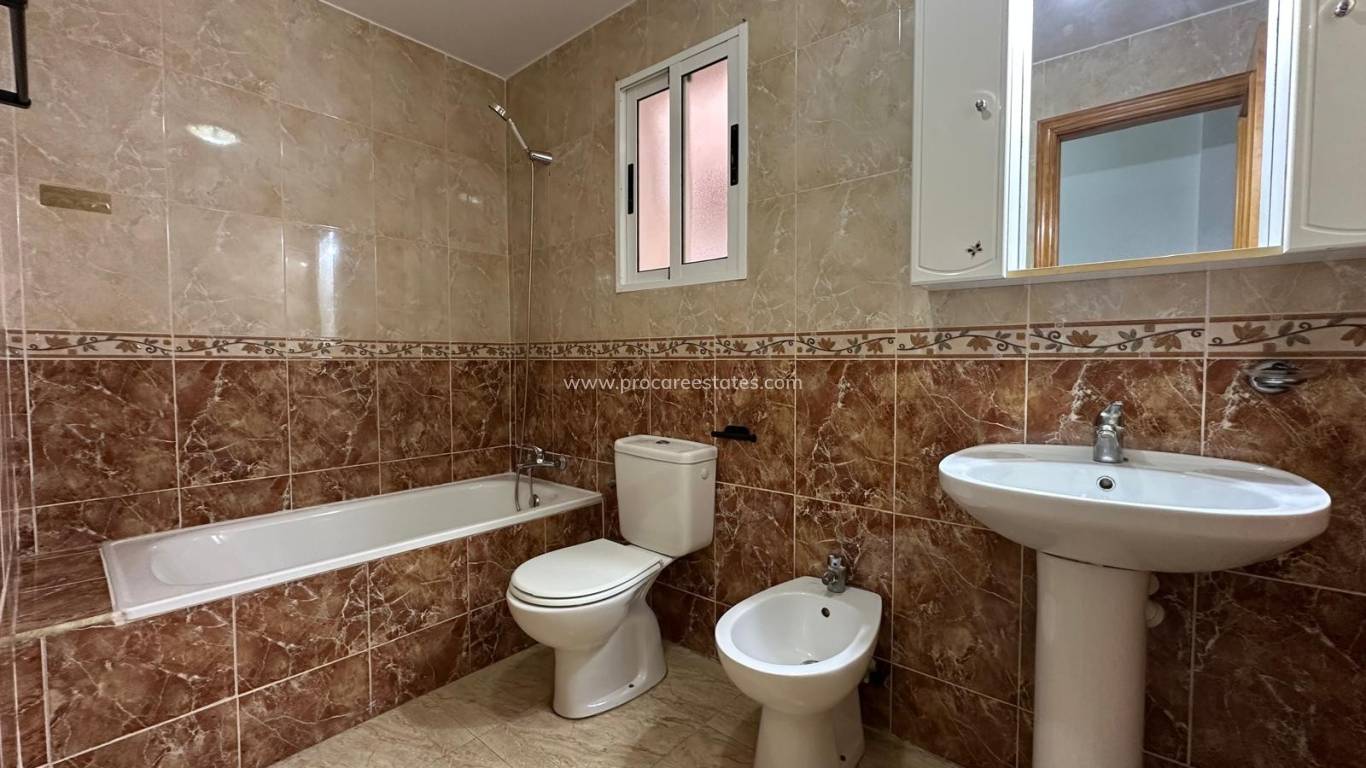 Reventa - Apartamento - Los Montesinos
