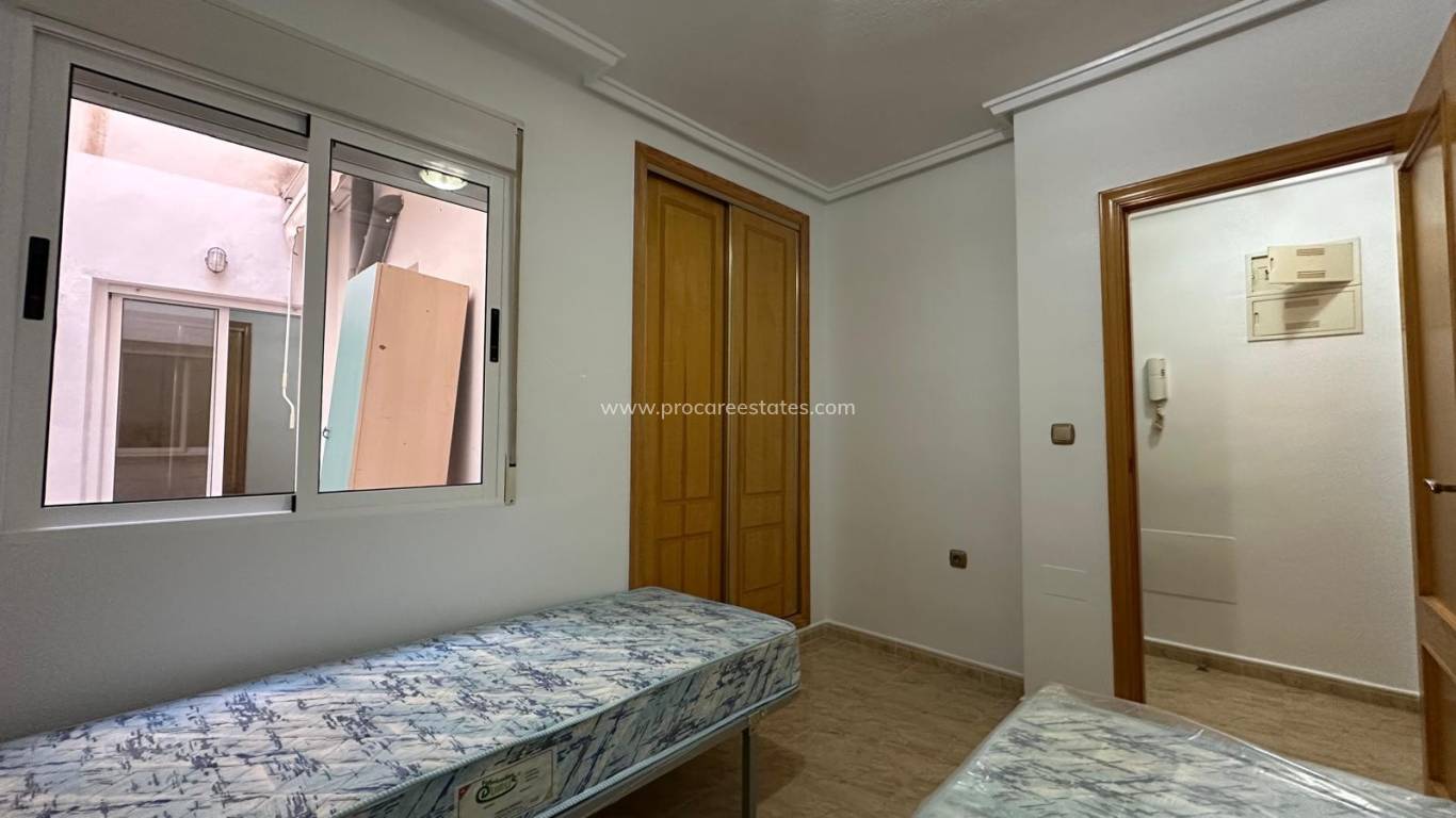 Reventa - Apartamento - Los Montesinos