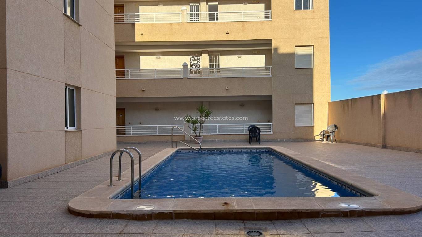 Reventa - Apartamento - Los Montesinos