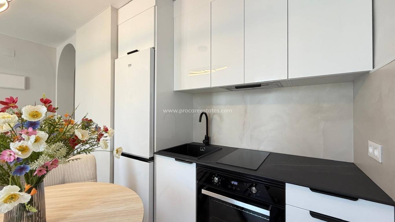 Reventa - Apartamento - San Miguel de Salinas - 03193