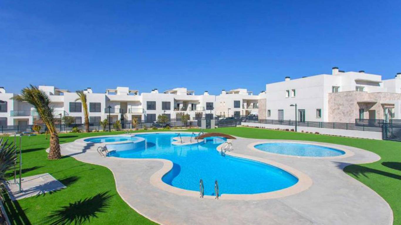 Reventa - Apartamento - Torrevieja - Aguas Nuevas