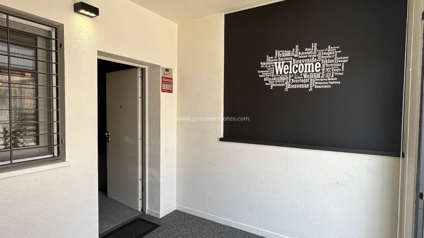 Reventa - Apartamento - Torrevieja - Aguas Nuevas