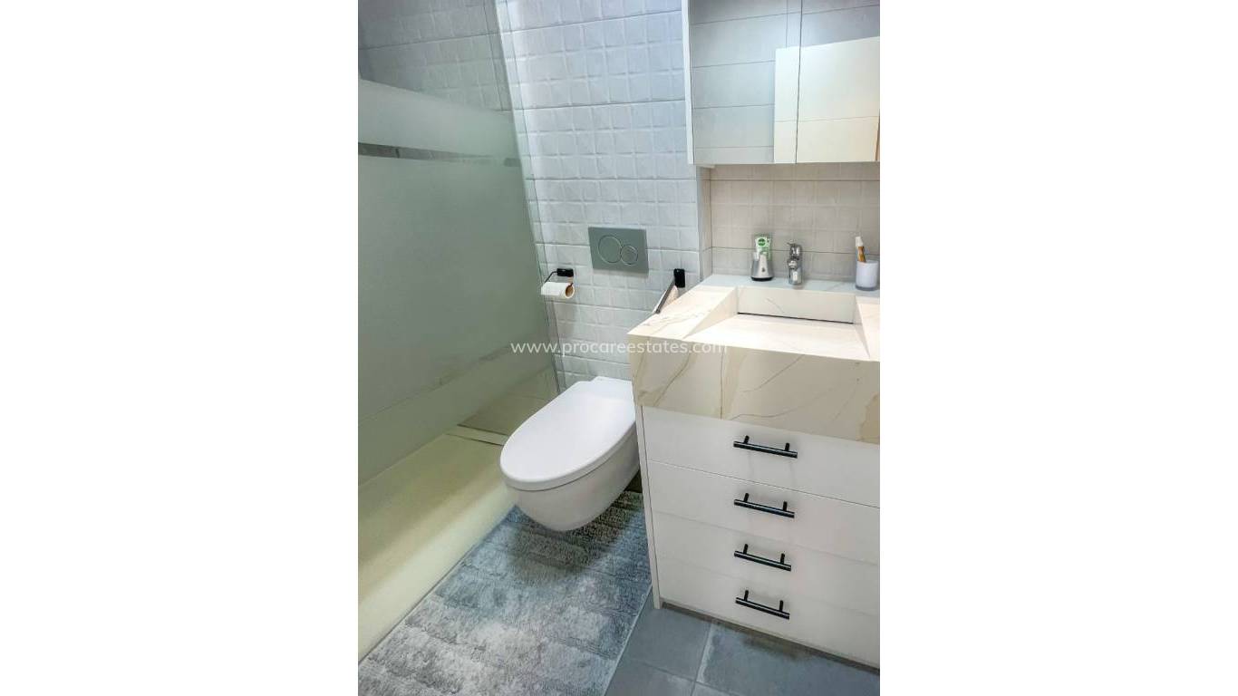 Reventa - Apartamento - Torrevieja - Aguas Nuevas